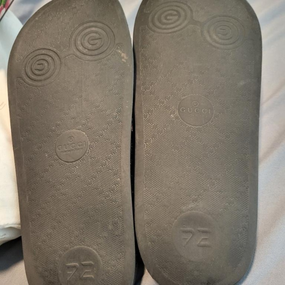 Gucci Pursuit Slide Sandal ( Women)